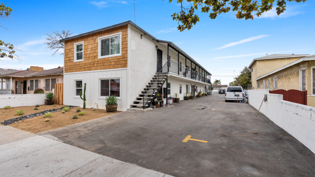 The Eubank, a 5-unit multifamily/residential investment property located at 452-470 Chatsworth Dr., San Fernando, CA 91340.